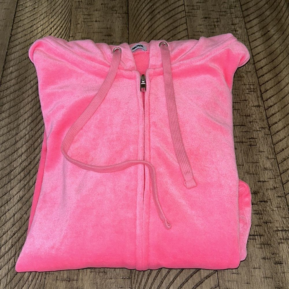 🩷 Neon Pink Velour Hoodie 2 Pockets. Adorable ☺️ - Picture 12 of 17